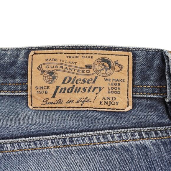 Diesel Larkee Straight Leg Jeans Men’s W36 L32 Medium Wash Distressed Fade - Picture 9 of 12